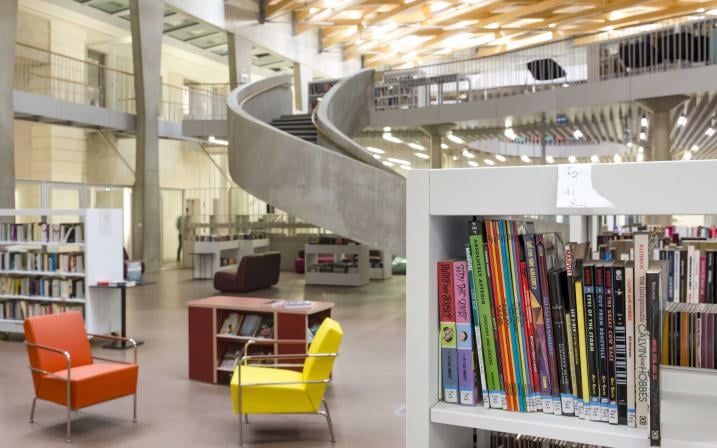 Library Louis Aragon 1